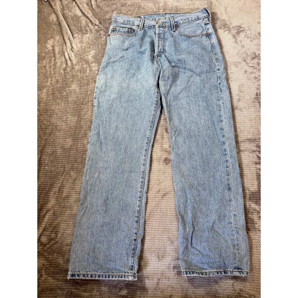 Levis 501 Original Fit Jeans Men 32x30 Light Wash Blue Denim Button Fly Straight